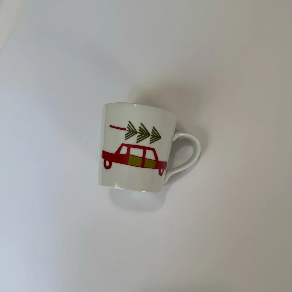 Crate & Barrel Julia Rothman Yule Tree Child’s Hot Cocoa Mug 8 oz White Red